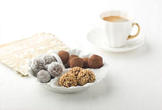 Nutty Sultana Rum Balls