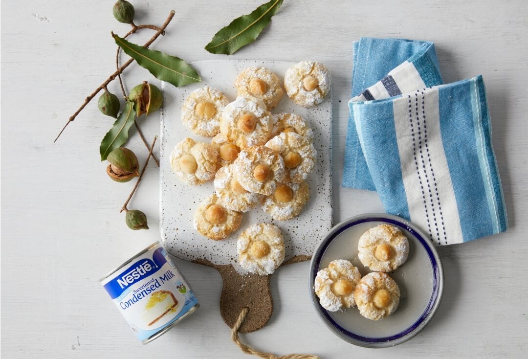 Macadamia Amaretti Biscuits