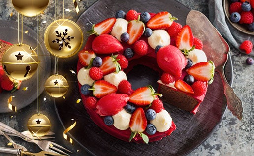 Milk Chocolate Mud Berry Wreath