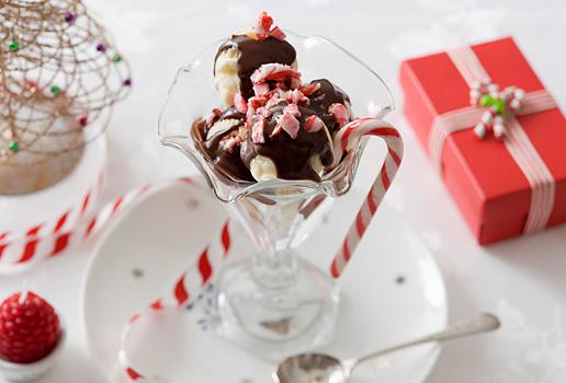 Candy Cane Sundaes with Peppermint Fudge Sauce