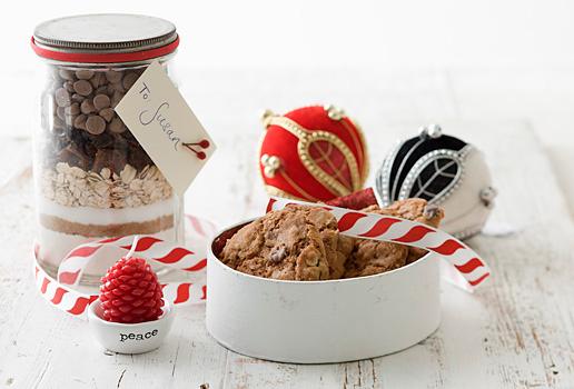 Caramel and Date Christmas Gift Cookies