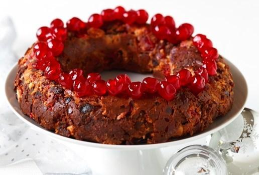 Chilled Fruit Salad & Nut Christmas Cake