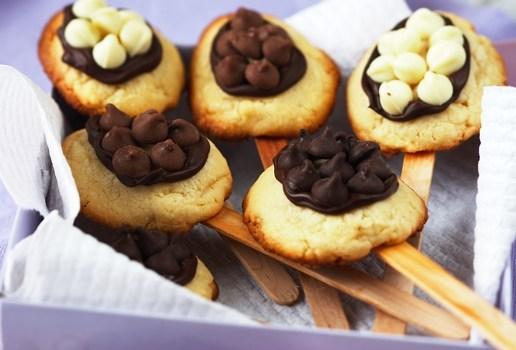 Easter Egg Biscuits on Sticks