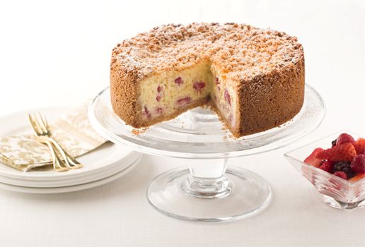 Raspberry Crumble Cheesecake