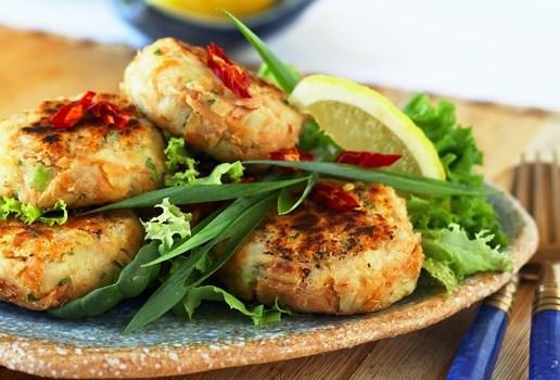 Fish Cakes with Chilli and Coriander Sauce | Bord Bia
